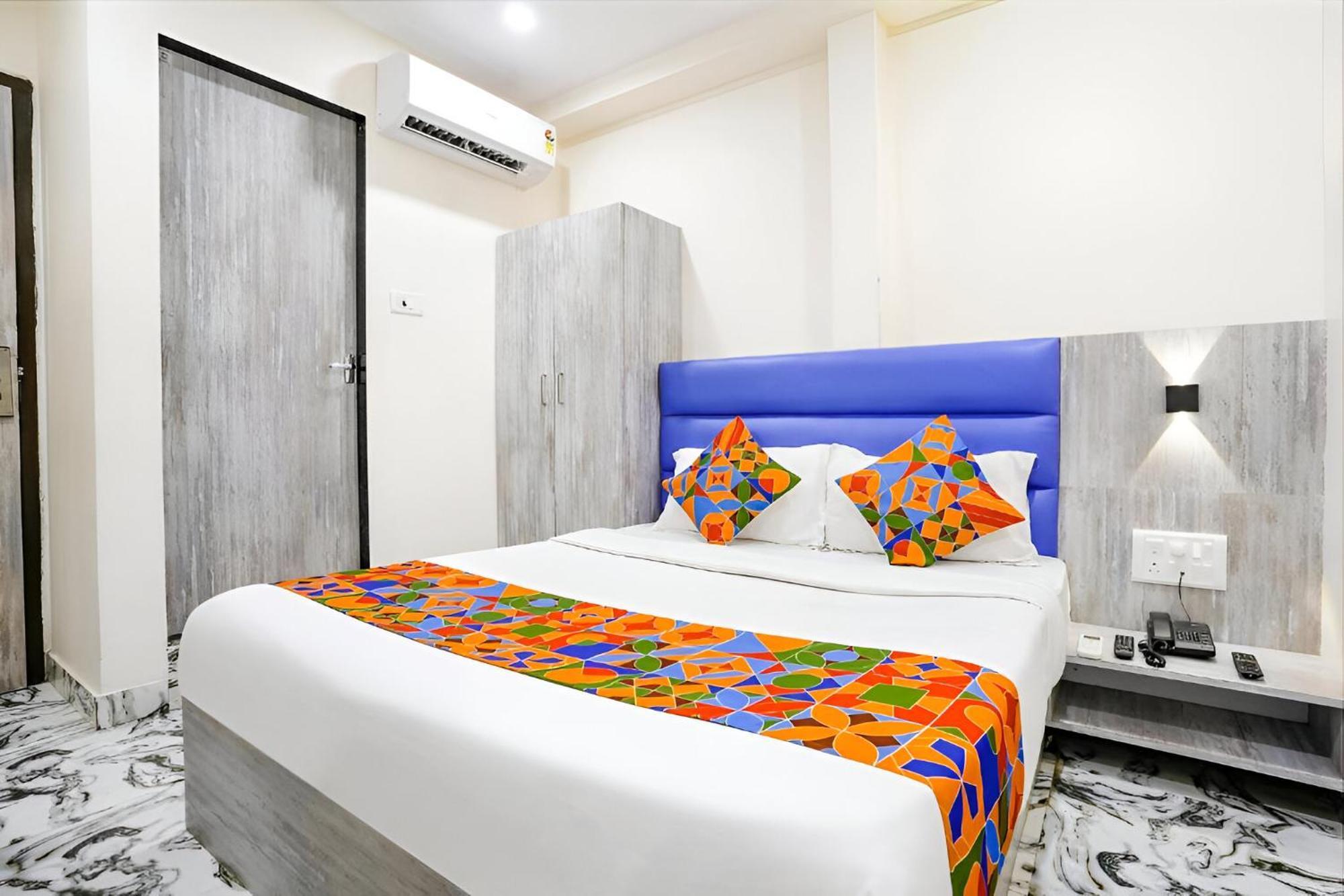 Hotel Glitz Good Luck Residency - Nr Exhibition Centre